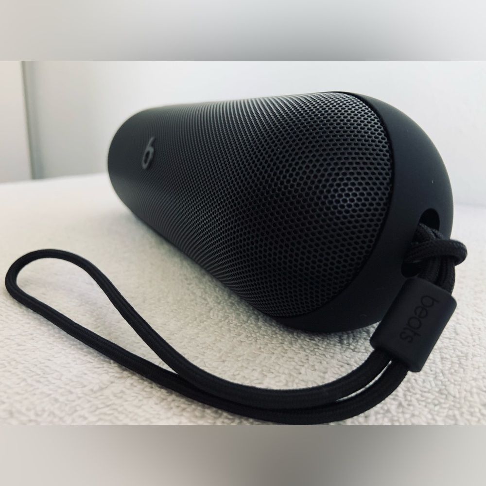 Beats by Dr. Dre Pill  
Portable Bluetooth Speaker~Matte Black *A3211 - Picture 7 of 13